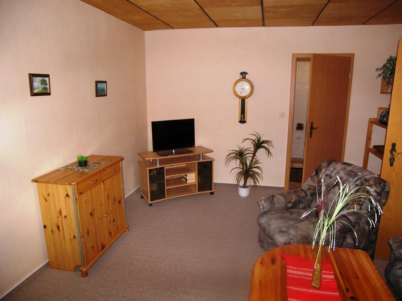 Ferienwohnung Im Haus Lutow Exterior photo